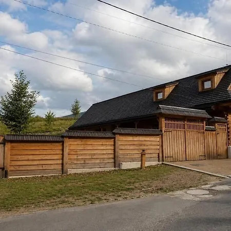 Drevenica Na Vysnom Konci Holiday home Helpa